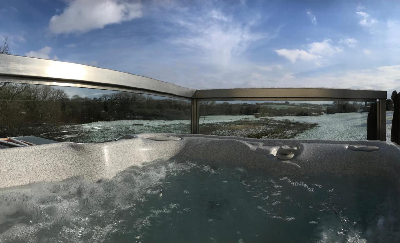 Countryside Retreat With Private Hot Tub Newquay (Cornwall)